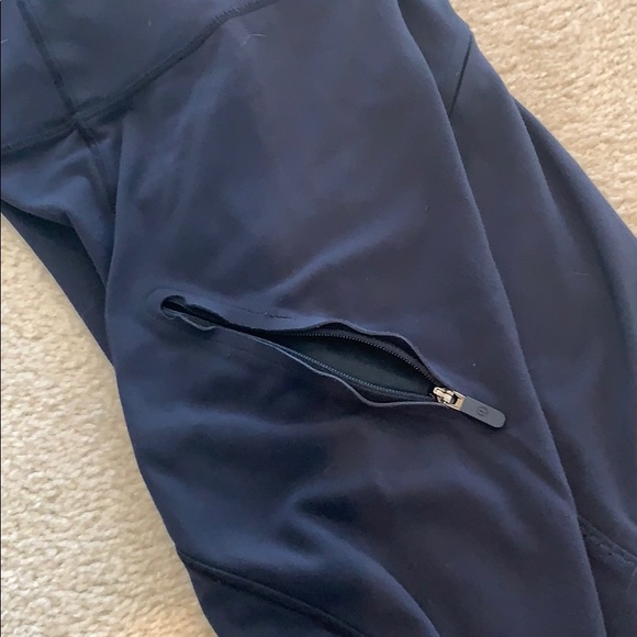 Lululemon Cadence Crusher leggings - Picture 4 of 4